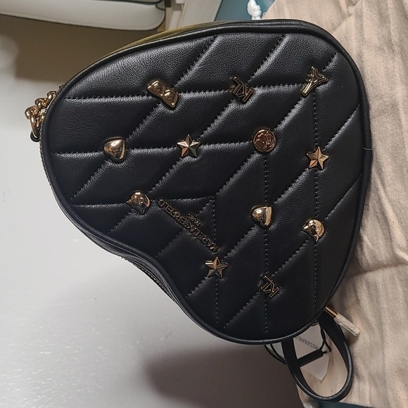 NWT Karl lagerfeld heart shaped Crossbody - Picture 3 of 9